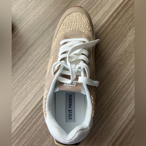 Women’s Steve Madden Kinkade raffia wicker straw shoes size 7. Never worn. - Picture 3 of 4